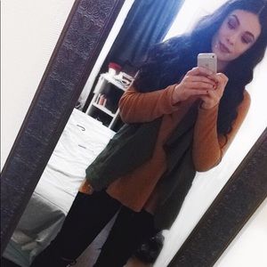 Meet your Posher, Andreina