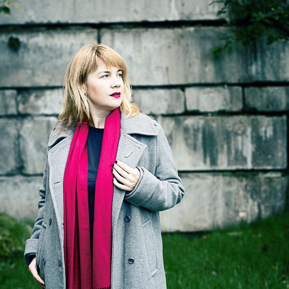 "F*k it, gimme my lipstick" - Picture 3 of 5