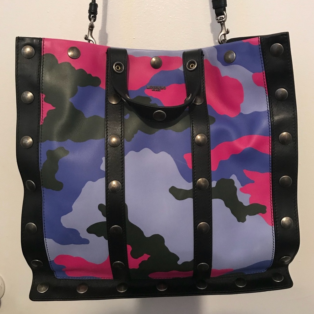 🎉SOLD ON EBAY🎉 - Moschino Camo Print Tote (NEW) - Picture 2 of 16