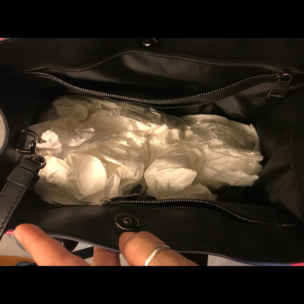 🎉SOLD ON EBAY🎉 - Moschino Camo Print Tote (NEW) - Picture 14 of 16