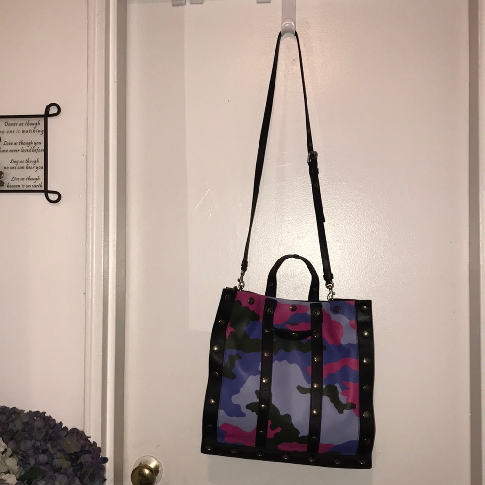 🎉SOLD ON EBAY🎉 - Moschino Camo Print Tote (NEW) - Picture 4 of 16