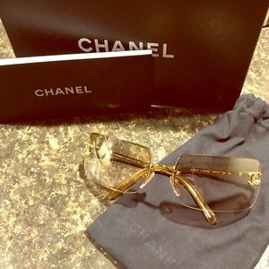 100 % authentic Chanel crystal cc gold sunglasses