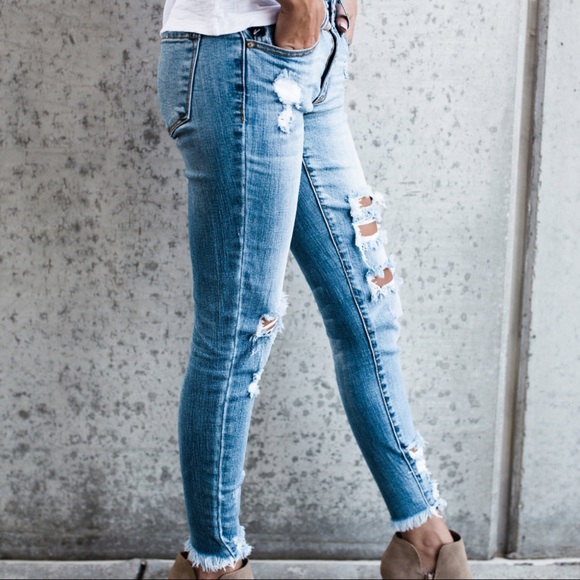 1 LEFT SALE‼️5 ⭐️Destructive Skinny Jeans - Picture 5 of 8