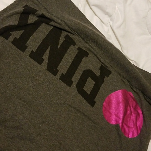 Pink throw over - Picture 2 of 2