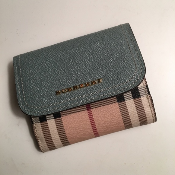 Burberry House Check and Leather Wallet - Picture 4 of 8