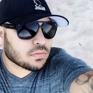 Meet your Posher, Adrian