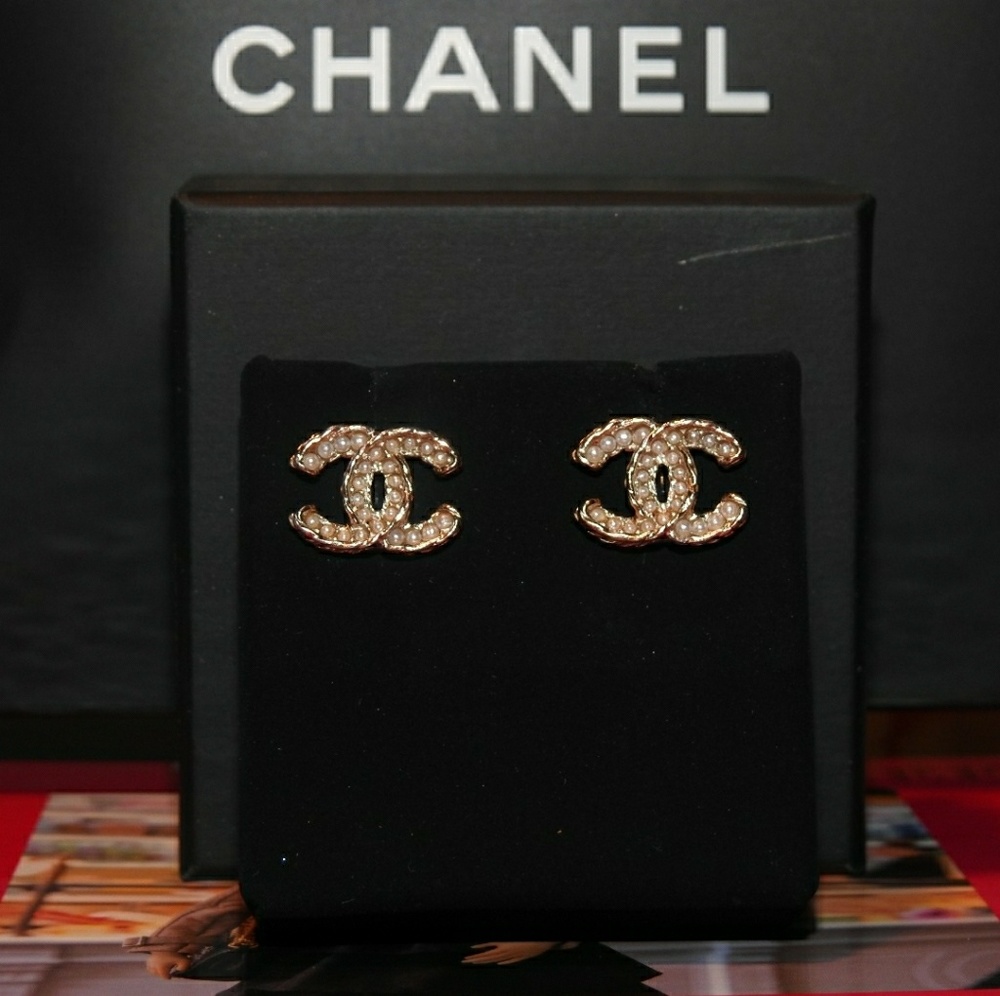 Authentic Chanel Pearl CC earrings