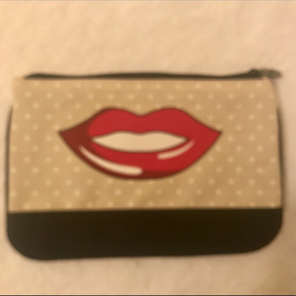 Itsy cosmetic or utility bag