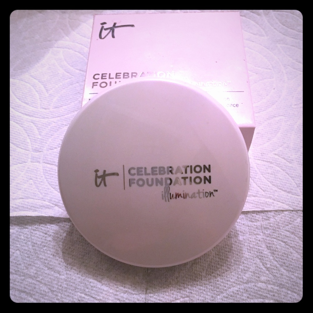IT Cosmetics Celebration Foundation