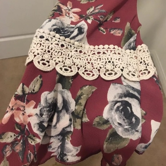 Off Shoulder floral top - Picture 3 of 3