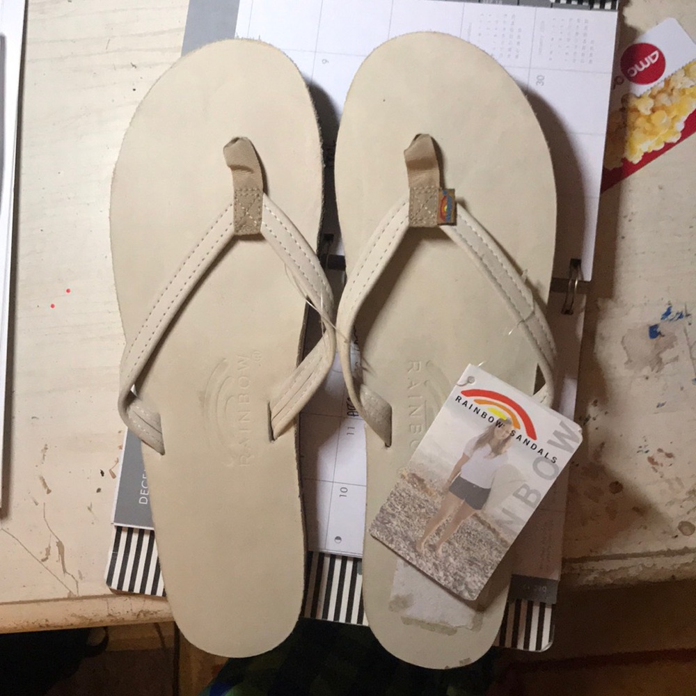 WHITE LEATHER RAINBOWS SANDALS 8.5-9.5