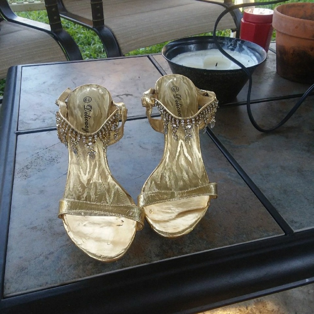 Delicacy brand high heels