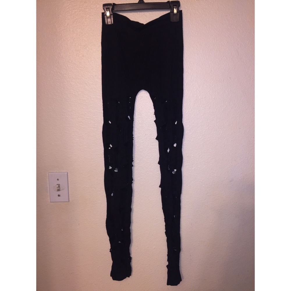 Distressed stretch leggings