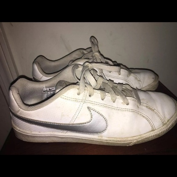 Nikes women - Picture 2 of 4