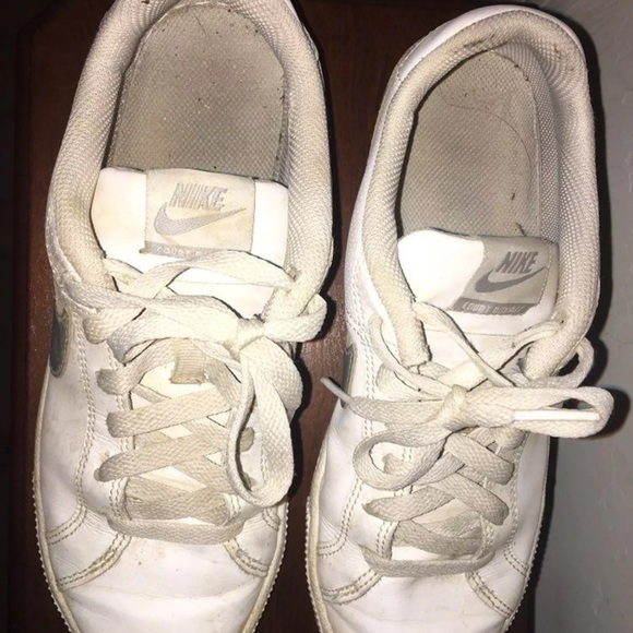 Nikes women - Picture 3 of 4