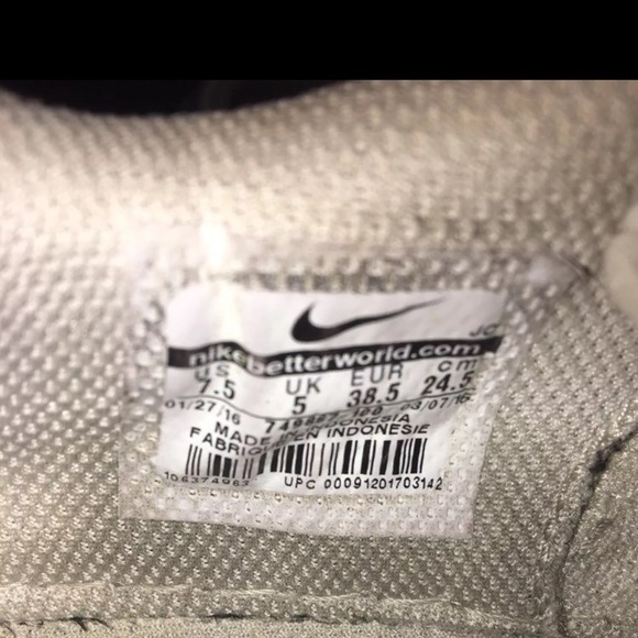 Nikes women - Picture 4 of 4