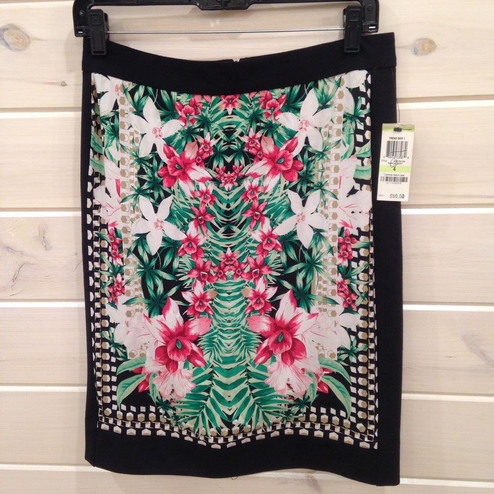 Tropical Floral Print Skirt - Picture 2 of 5