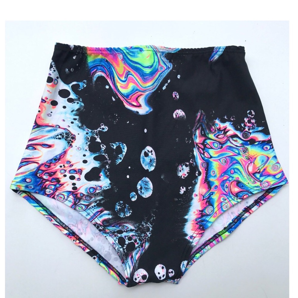 ACID BATH HOT SHORTS