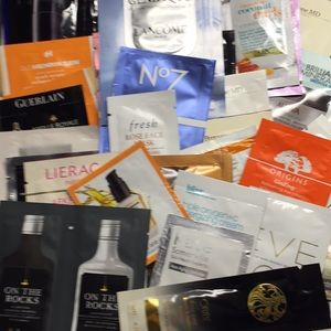 Lot of 40 hair care & skincare sample packets
