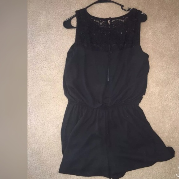 Black romper - Picture 2 of 2