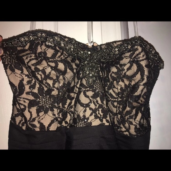 Davids bridal prom dress - Picture 2 of 3