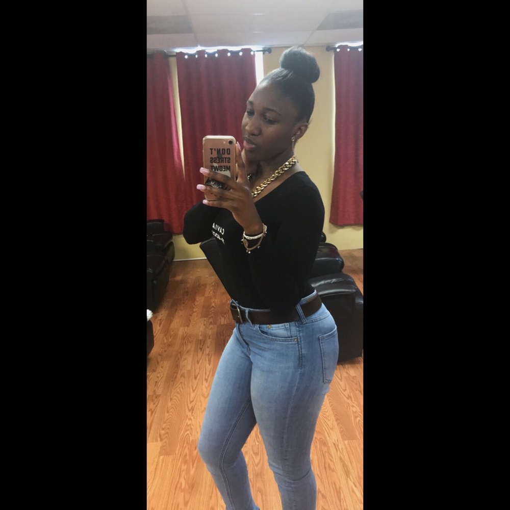 Meet your Posher, Avionne