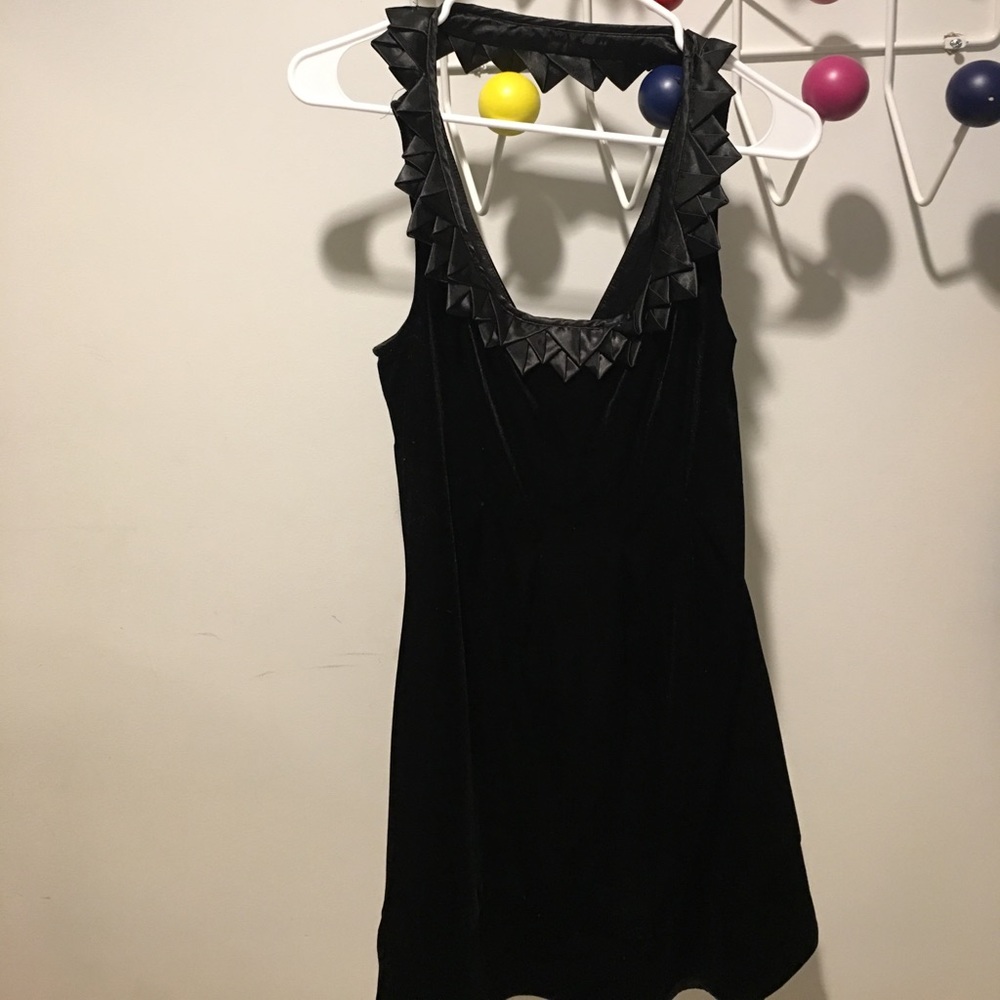 Black velvet ABS dress