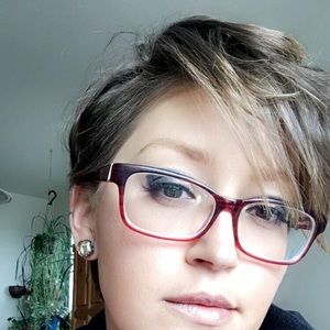 Meet your Posher, Lee