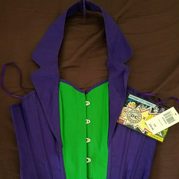 Corset - Picture 1 of 4