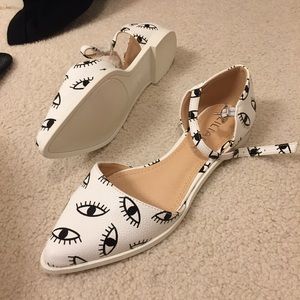 Eye print pointed ankle flats