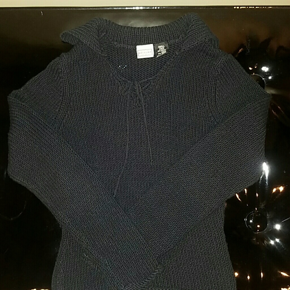 Cute sweater with collar and drawstring