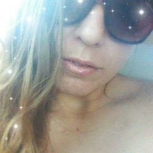 Meet your Posher, Lara