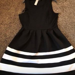 Women’s dress size 16