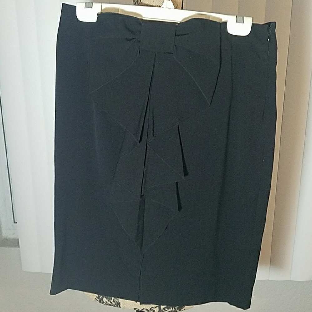 Adrienne Vittadini black knee length skirt