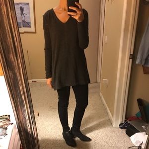 Lou & Grey Signaturesoft V-neck Tunic