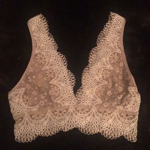 ❗️NWT VS LACE BRALETTE SIZE SMALL ❗️