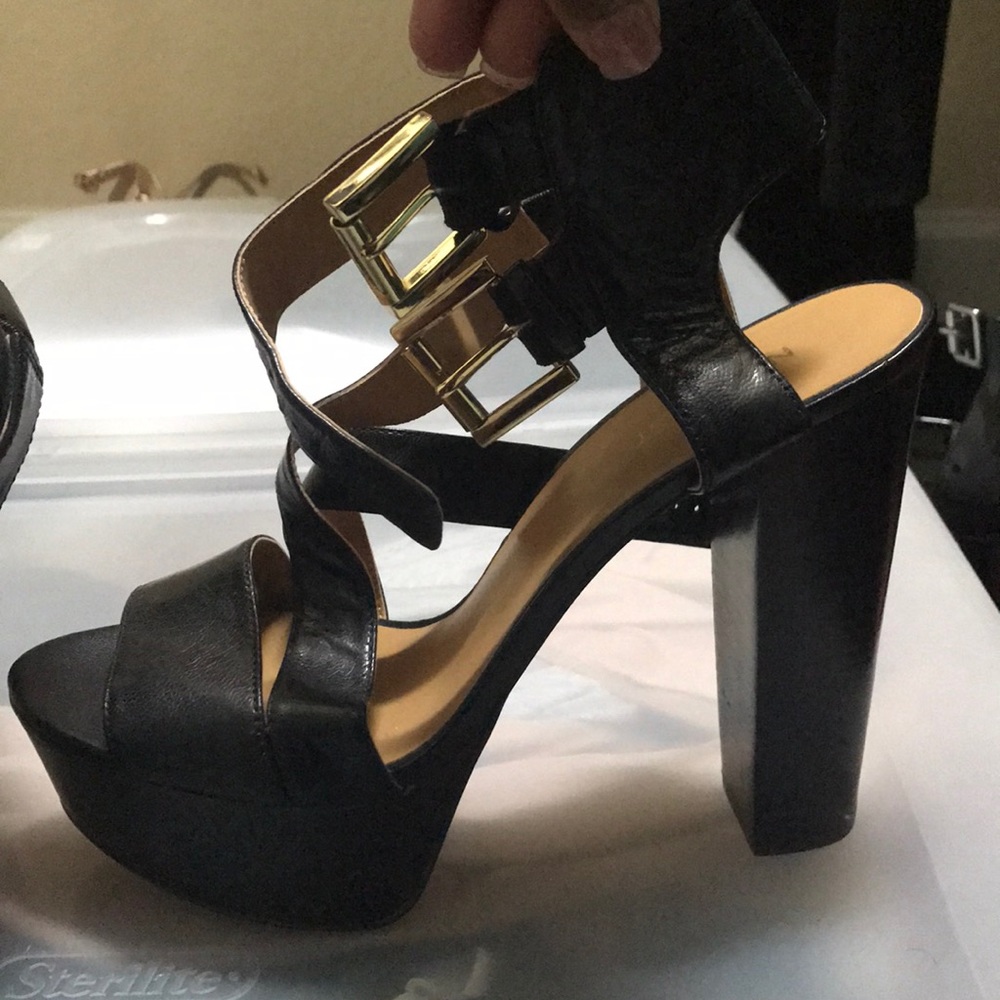 Heels - Picture 2 of 3