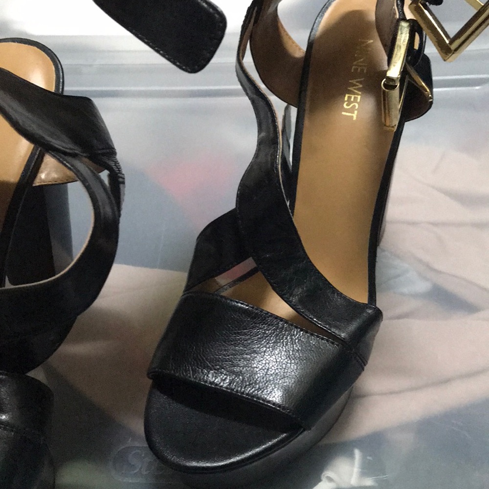 Heels - Picture 3 of 3