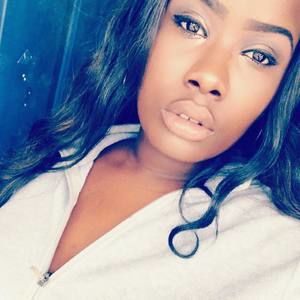 Meet your Posher, Alicia