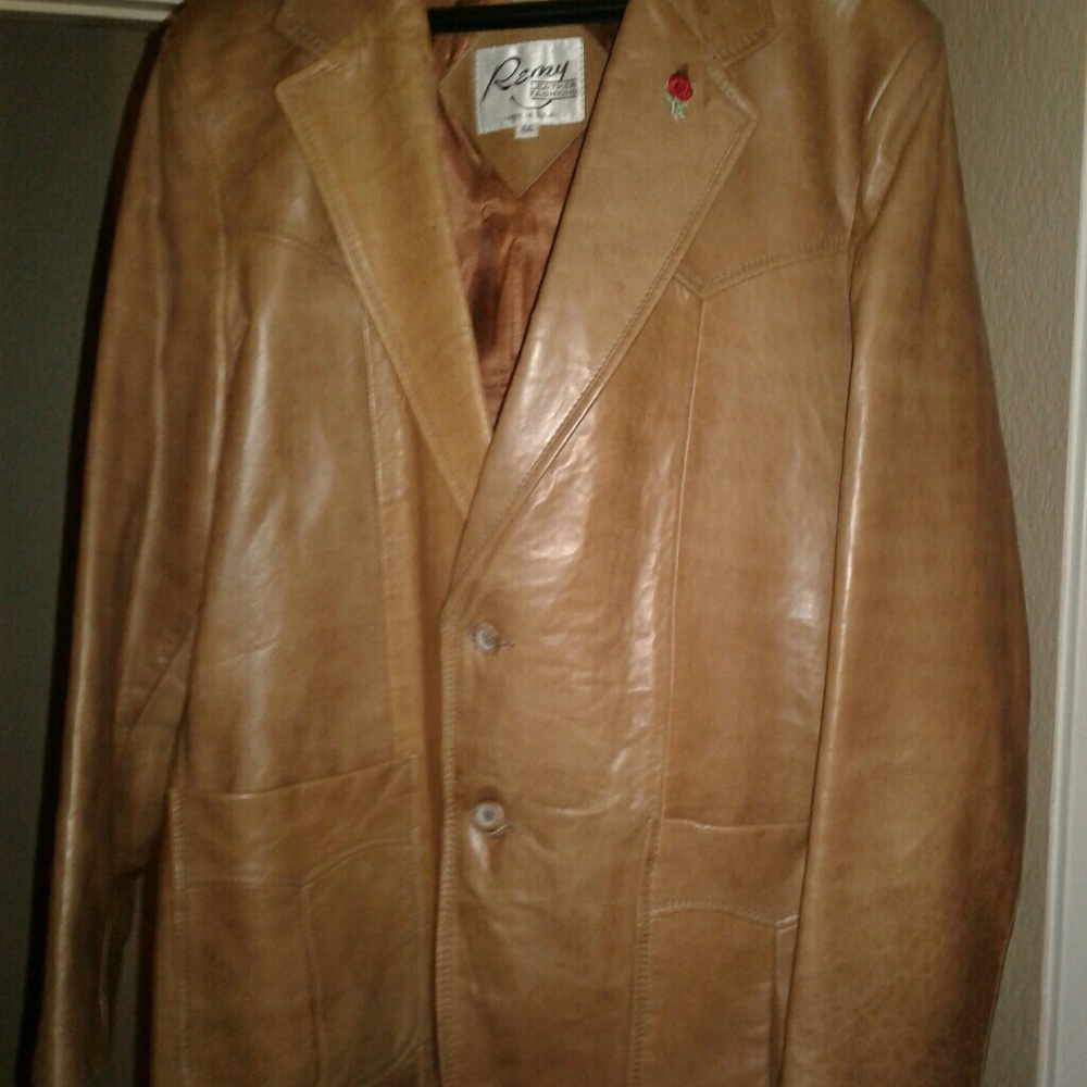Remy LEATHER jacket NEVER BEEN WORN  sz 44