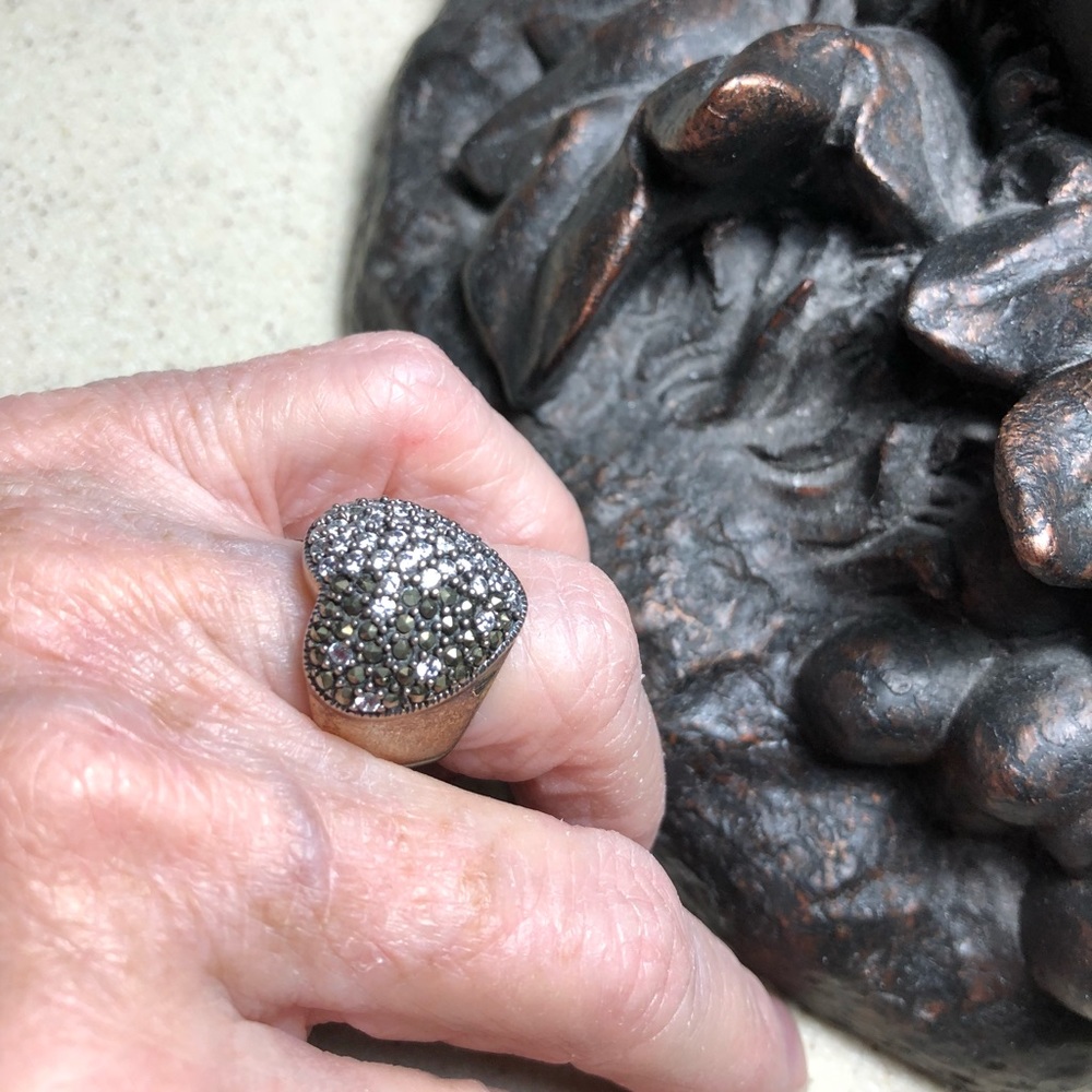 Beautiful sterling marcasite and crystal ring