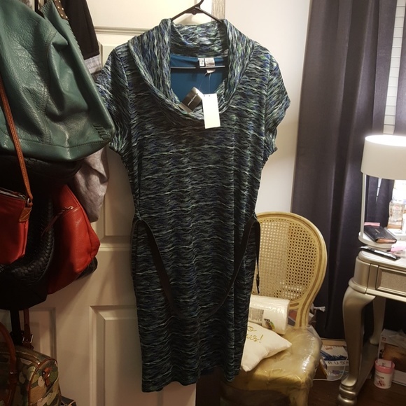 Dress - Picture 1 of 2