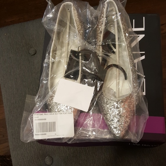 Shoes - Picture 1 of 2