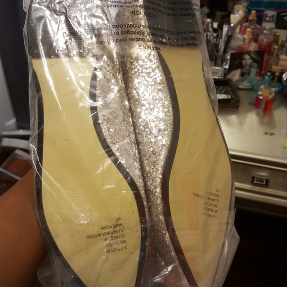 Shoes - Picture 2 of 2