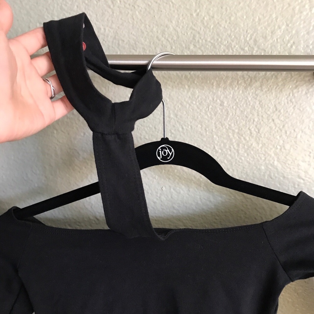 Choker Off Shoulder Long Sleeve Crop Top Black