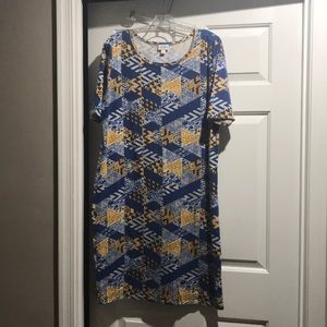 3XL LulaRoe Julia in blue, yellow, and white.
