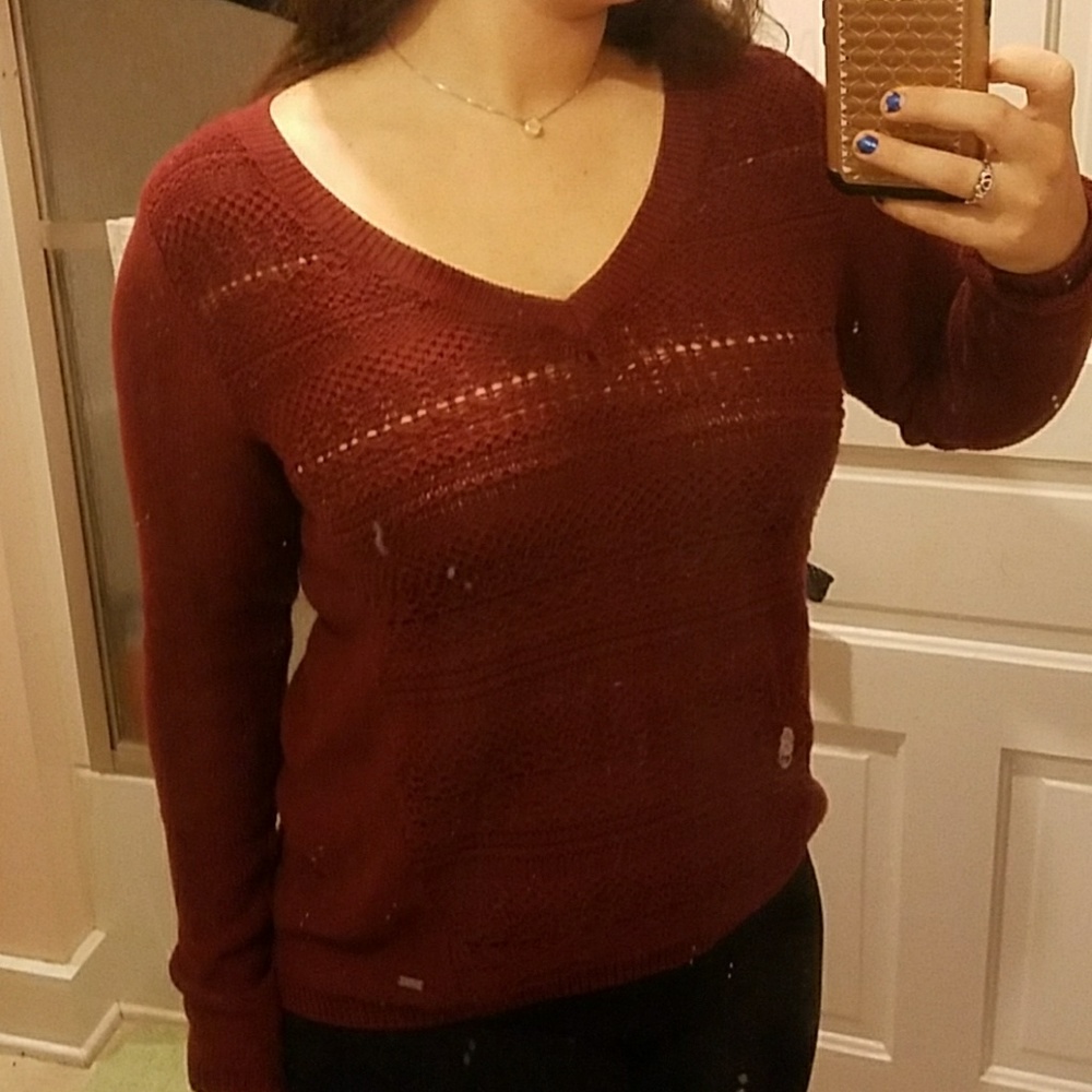 Maroon Hollister sweater