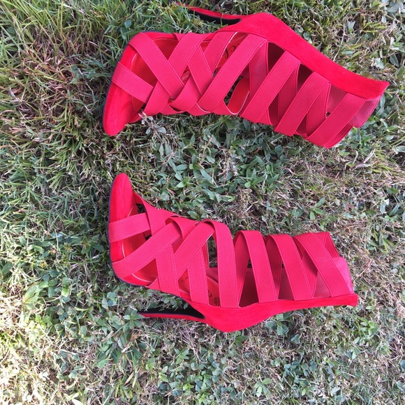 Red heels - Picture 4 of 5