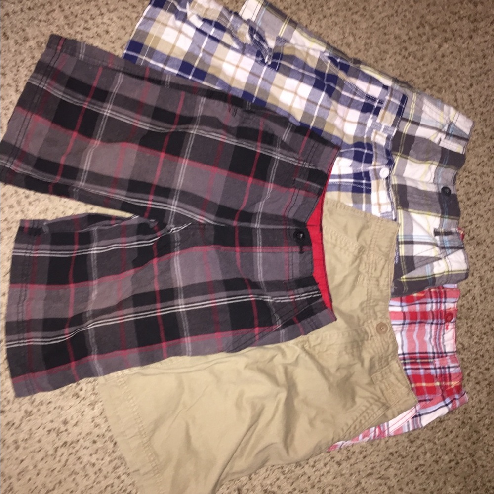 6 pairs of boy size 10 shorts