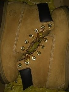 Timberland Boots sz 5 ( wheat )